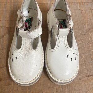 Vintage Girls White Leather Mary Jane’s